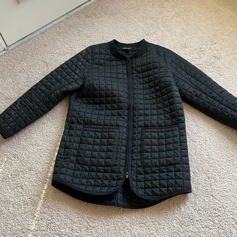 Athleta, black lightweight zipper front quilted coat.